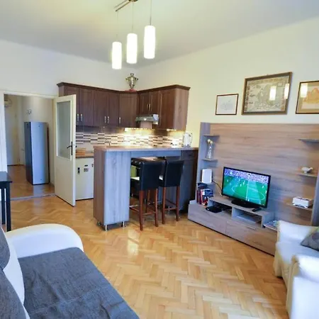 Center Apartman