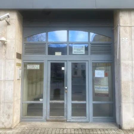 Center *